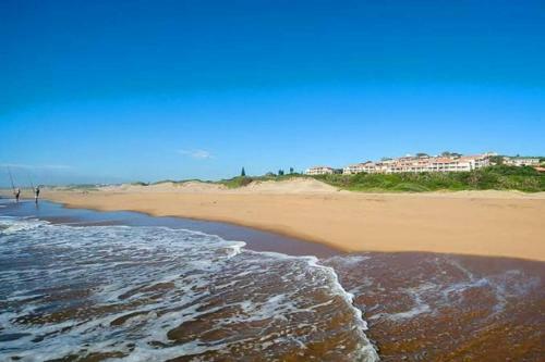 La Mer Stunning Beachfront Apartment