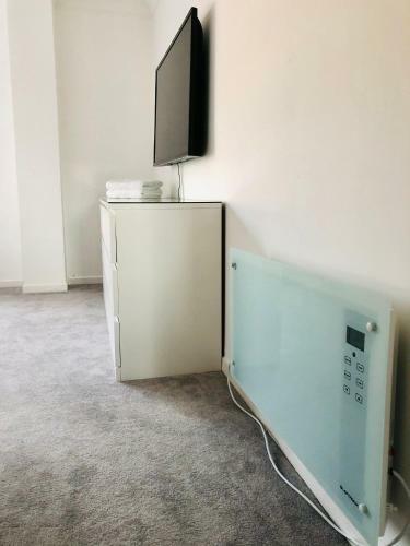Modern 2 Bed Apartment Near City Centre