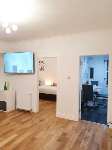 Apartamento Glasgow Comfortable And Modern 3 Bedroom Mid Terraced Villa