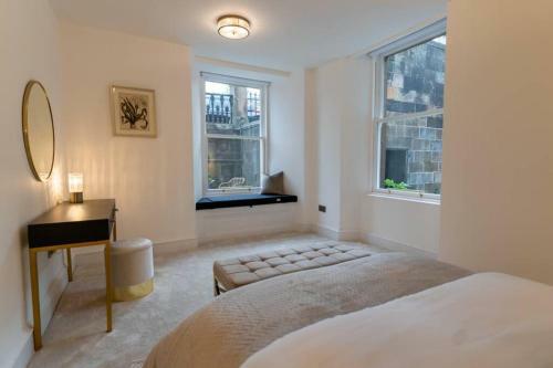 The West End Retreat - Luxurious Apartment - Prime Location