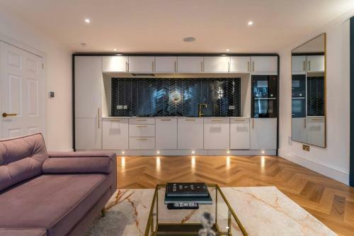 The West End Retreat - Luxurious Apartment - Prime Location