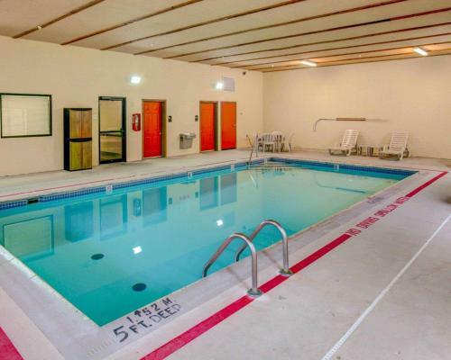 Hotel Comfort Suites Coraopolis