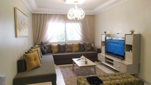 New Luxury Apartment, 3 Bed, 7mins To Beach - Aida