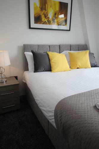 Halifax House, Studio Apartment 209