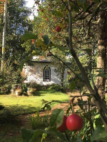 Holly Cottage. Romantic Getaway. Tourist Base.