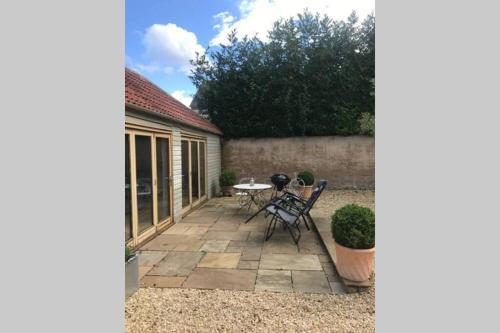 Artist's Studio In Edge In Stunning Countryside.