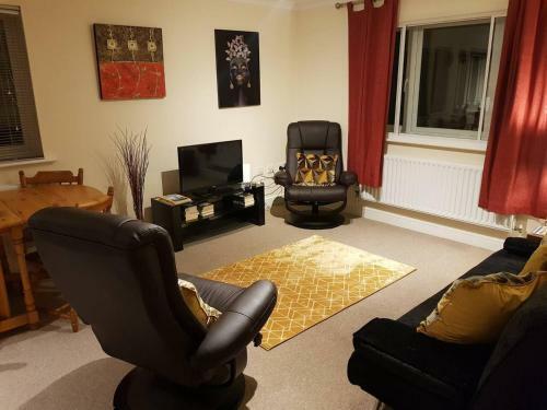 Charming 2- Bed Apartment With Free Parking