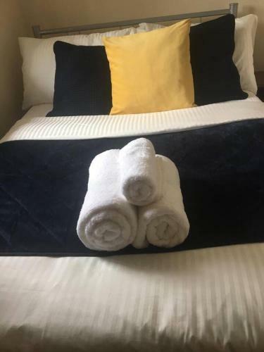Charming 2- Bed Apartment With Free Parking