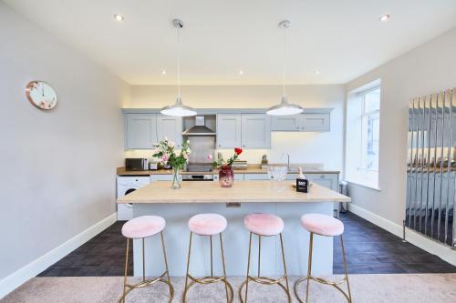 Apartamento Stunning Central Gems Of Harrogate - Sleeps 18!