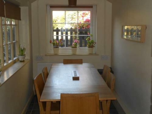 Rustic Cottage, Garden, Near Amenities, Wifi