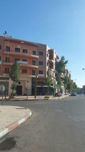 Mouzdalifa Apartment In City Center