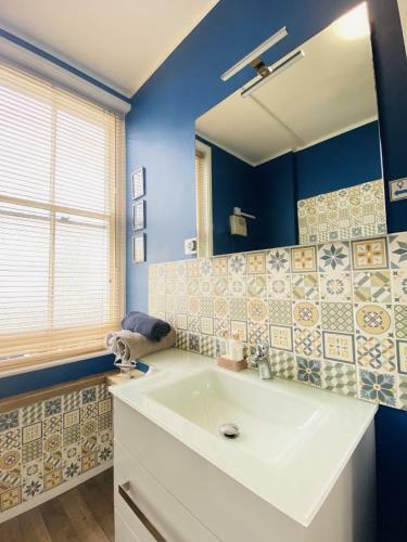 Sea Breeze Studio Apartment In Old Town