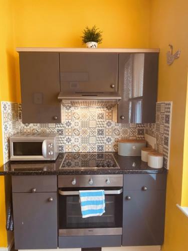 Sea Breeze Studio Apartment In Old Town