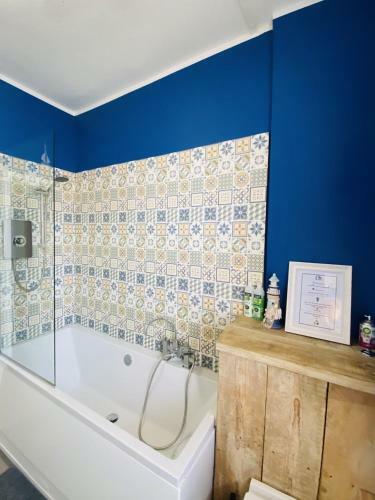 Sea Breeze Studio Apartment In Old Town