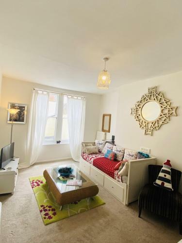 Sea Breeze Studio Apartment In Old Town