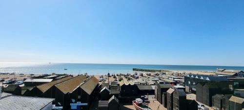 Stunning 5 Bed Townhouse, 5 Mins From The Sea