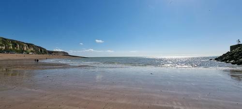 Stunning 5 Bed Townhouse, 5 Mins From The Sea