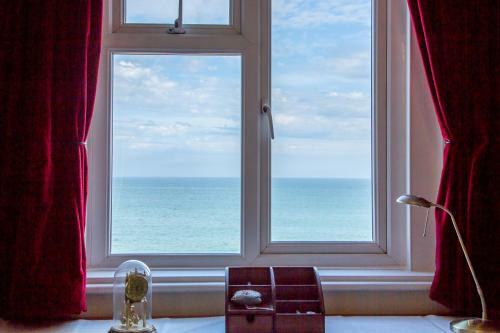 Seagulls Nest Beachfront Apartment With 3 Bedrooms