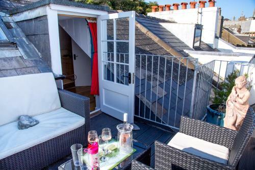 Seagulls Nest Beachfront Apartment With 3 Bedrooms