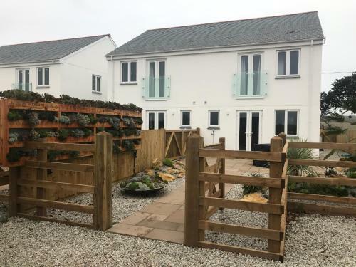 Villa Oak Cottage, Close To Beaches