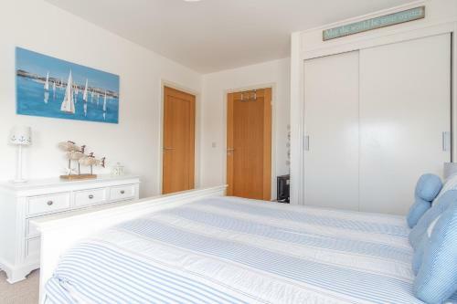 Llanddwyn Penthouse Holiday Apartment