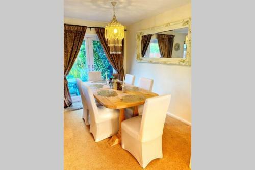 Luxury 3 Bedroom House In Handbridge