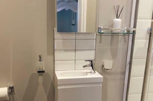 Boutique Apartment With Hot Tub, Chester