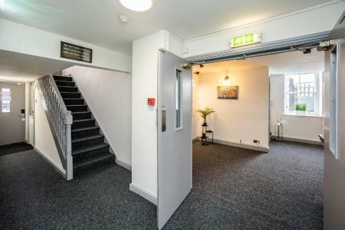 Hotel Huddersfield Central Lodge