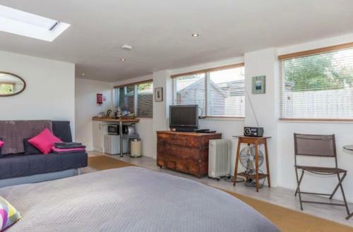 Hostal The Studio B&B Luxury Garden Room