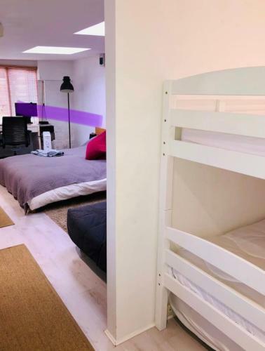 Hostal The Studio B&B Luxury Garden Room