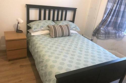 The Dartford Five Bedrooms Attractive House