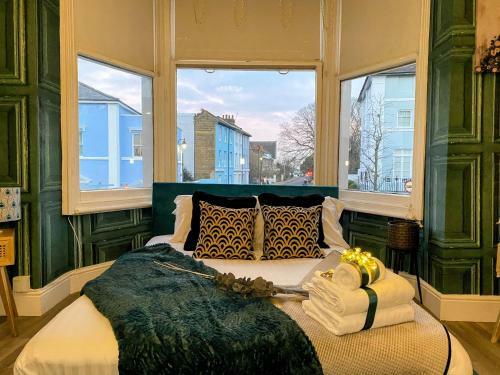 The Boutique Windmill Apartments With Hot Tubs