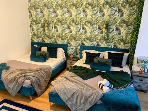 The Boutique Windmill Apartments With Hot Tubs