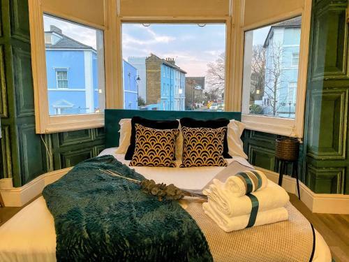 The Boutique Windmill Apartments With Hot Tubs