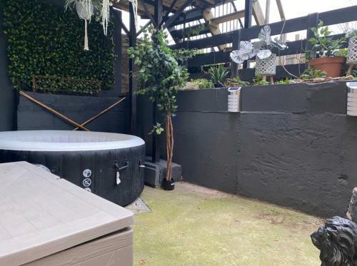 The Boutique Windmill Apartments With Hot Tubs