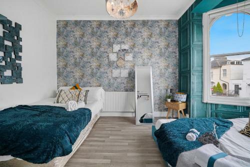 The Boutique Windmill Apartments With Hot Tubs