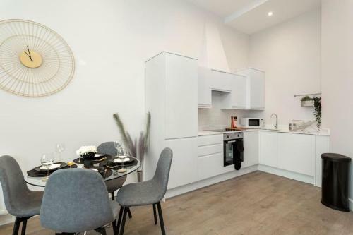 Light And Bright Apartment - Moments To The Beach