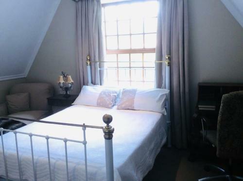 Cape Dutch Mansion In Houghton