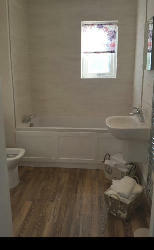 Olavat Cottage Detached Property With Parking