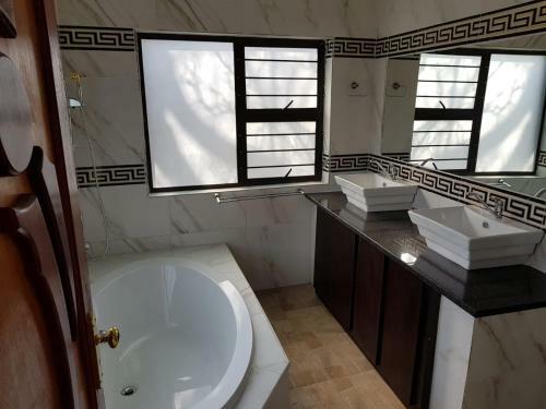 Hostal Zulu Estate Guest House