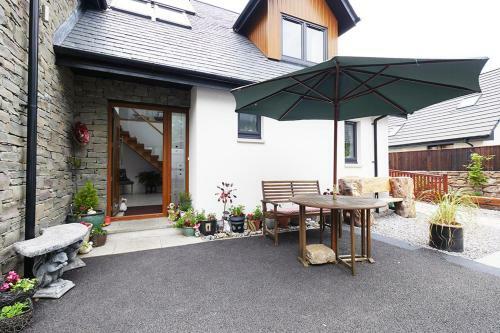 Pinewood Cottage Apartment & B&B Inverness