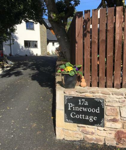 Pinewood Cottage Apartment & B&B Inverness