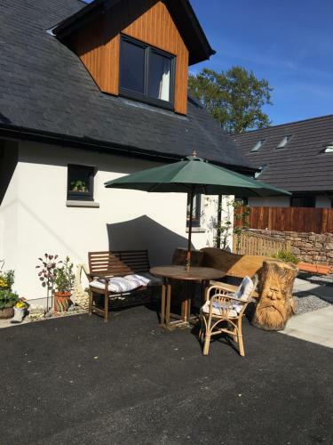 Pinewood Cottage Apartment & B&B Inverness