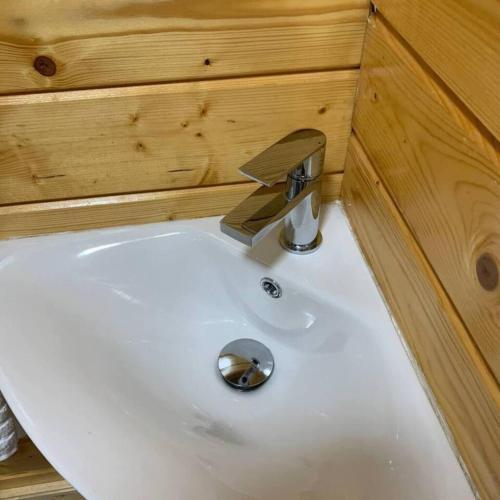 Duncairin Cabin 2 Dog Friendly And Mins From Town