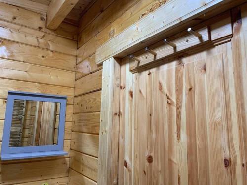 Duncairin Cabin 2 Dog Friendly And Mins From Town