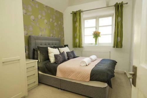Melrose Cottage - A Hidden Gem With Parking!
