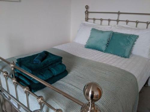 Apartamento Beach Front Coastal Retreat With Sea Views