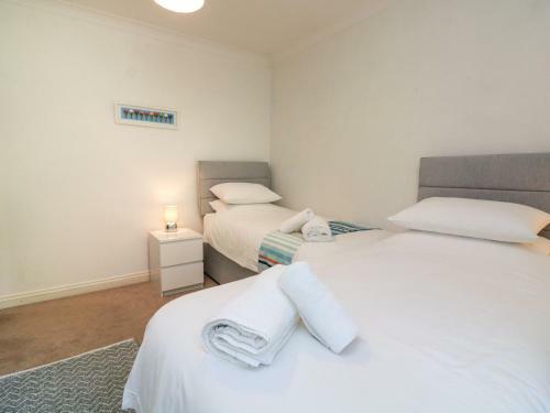 Apartamento 9, Library Court