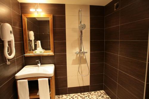 Hotel Logis H�tel Et Spa Les Clarines
