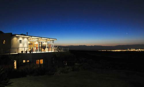 Hostal Colourful Manor Luxury Lodge